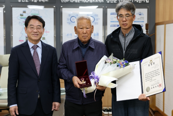 강진군, 6.25참전 유공자 유족에게 ‘화랑무공훈장’ 전수