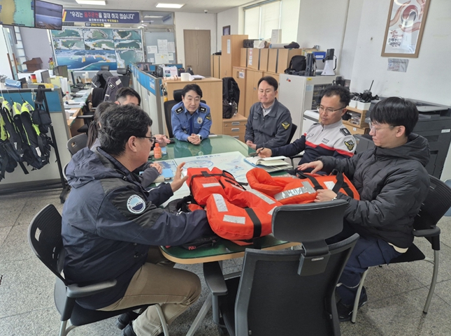 한국해양교통안전공단 포항지사, 울진해양경찰서 소속 후포파출소 해양경찰관 대상 구명조끼 안전간담회 실시
