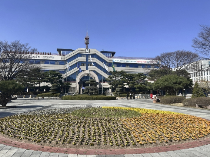 아산시, '우리 동네 화단 가꾸기' 사업으로 봄꽃 가득