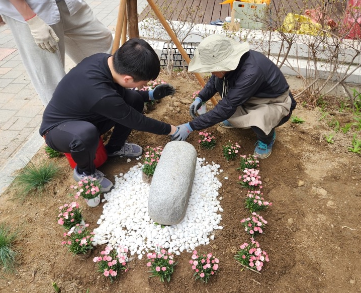 서초구, 제1기 서초정원사의 첫 결실... 장애인과 함께 만든 '동행정원'