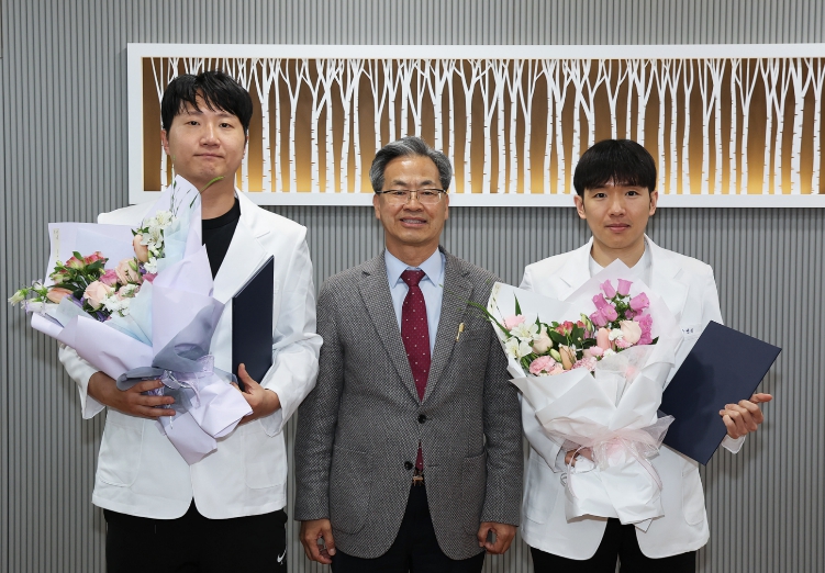 “전국 보건소 이용률 1위, 영양군“, 의료취약지에 헌신한 공중보건의 2명, 보건복지부 장관 표창 수상