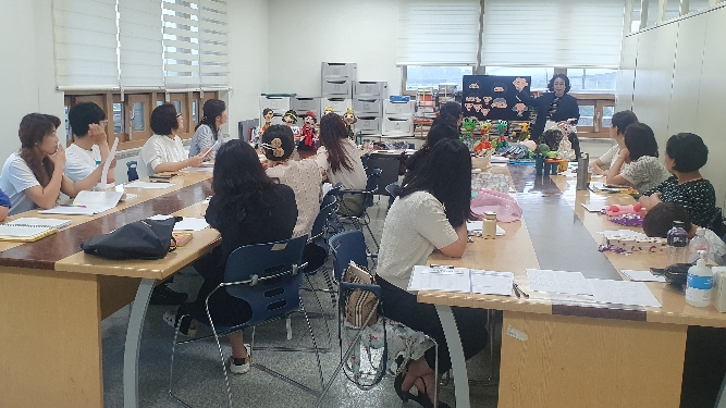 경기도교육청화성도서관-경기도화성오산교육지원청, 화성‧오산 학부모 대상 '동화구연지도사 및 인형극 제작' 연수 운영