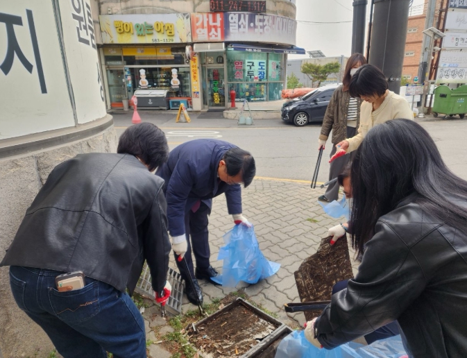 천안시 서북구, 봄맞이 주민과 함께하는 대청소 나서