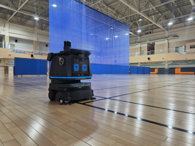 울주종합체육센터, '3D 라이다' 로봇청소기 전격 도입