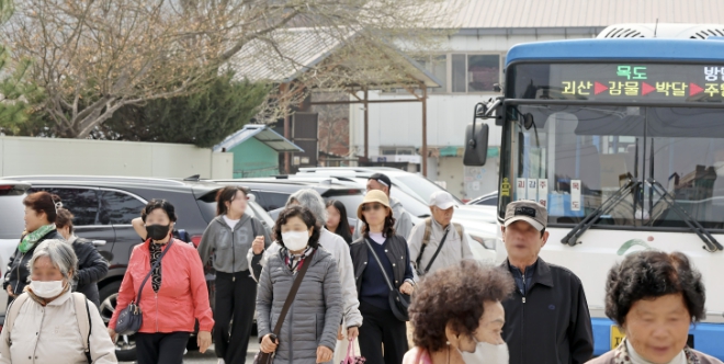 "요금함 닫자 지역이 살아났다"…괴산 '무료 버스' 이용객 31% 급증