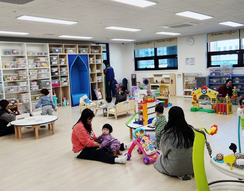 경기도, 육아나눔터 지난해 46만 명 이용…올해 77개소로 확대