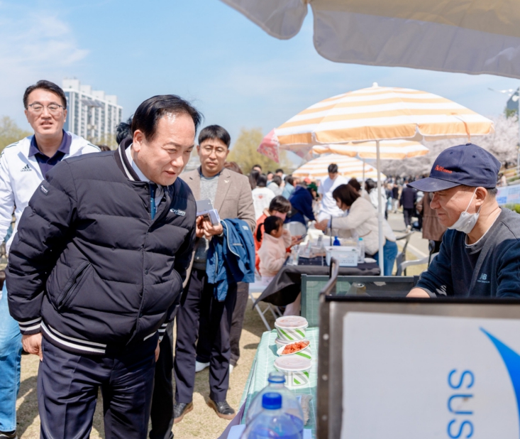 오산시, '봄날의 벚꽃 마켓' 성황리 마무리…1만 5천여 명 방문