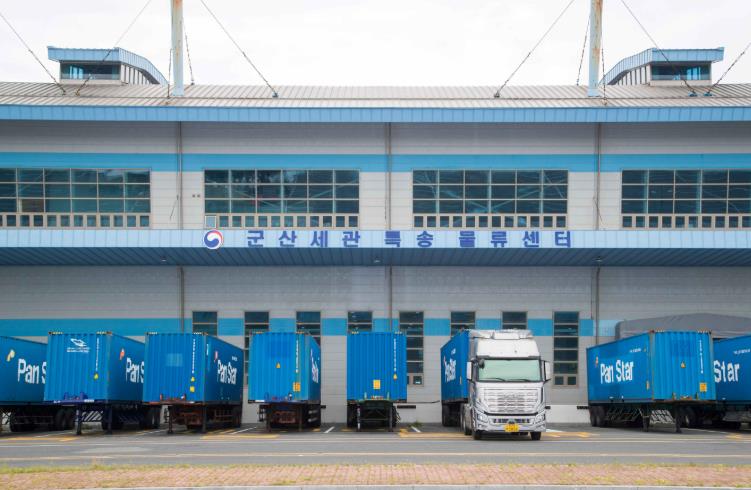 군산항 특송화물 통관장, 물동량 증가에 시설 확충 추진
