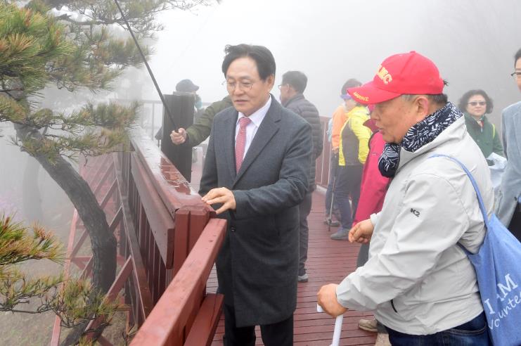 강화군, 고려산 진달래 꽃구경 행사 앞두고 ‘막바지 점검’
