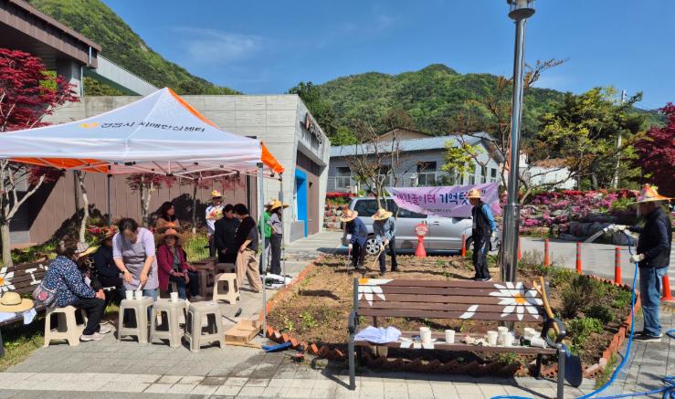 정읍시치매안심센터, 텃밭 정원 활용 ‘야외 치유 프로그램’ 운영