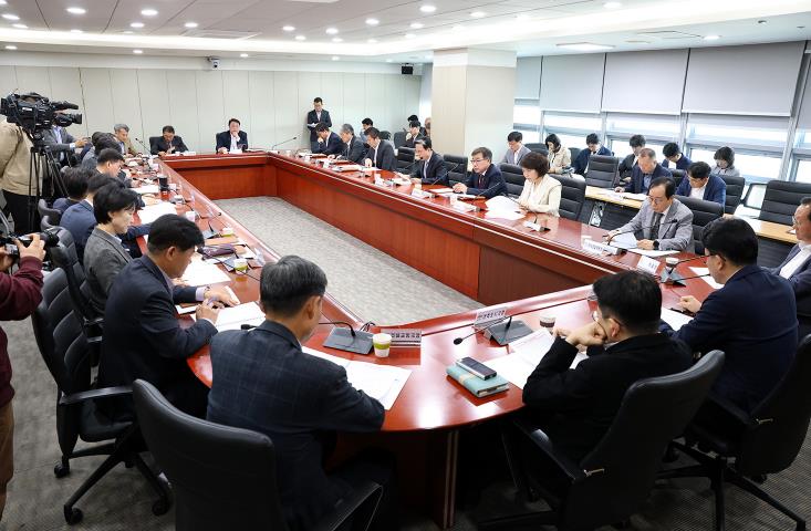 충청남도 김태흠 지사 “지역경제 회복 전방위 노력을”
