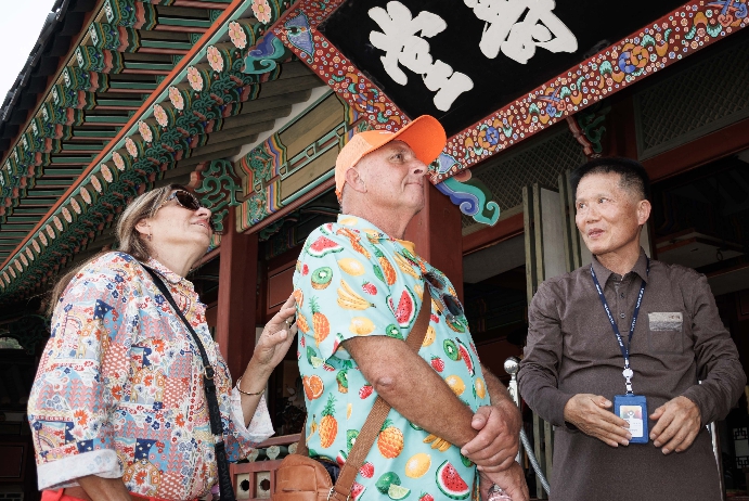 수원의 매력, 호주 신문에 실린다... 호주 유명 라디오 방송인 스티브 프라이스, 수원 방문해 취재