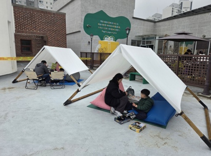 군포시 산본도서관, '봄날의 독서피크닉' 성황리 개최