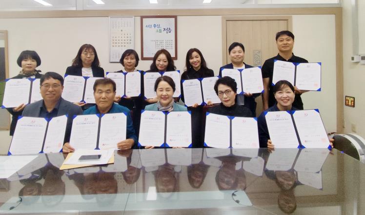 정읍시, 통합돌봄 지역특화서비스 기관 10곳과 협약…“맞춤형 돌봄 강화”
