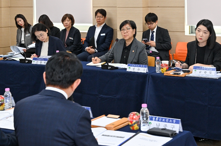 영주시보건소 찾은 복지부 장관… 보건지소 기능개편 추진 점검