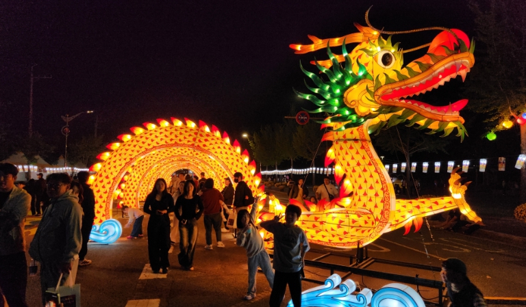 사천시, 제28회 사천와룡문화제 성황리에 마무리 3일간 4월 24~26일 사천시청 광장 일원 개최