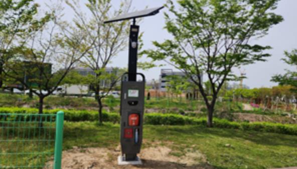 군산시, 철길숲에 비상호출 시스템·AED 설치…시민 안전 강화
