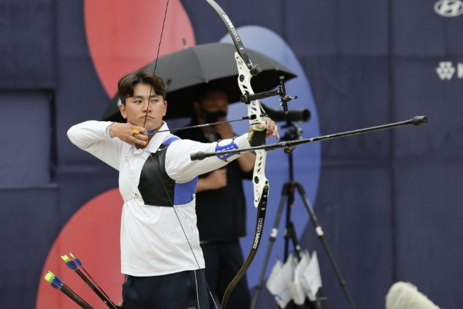 예천군청 김제덕, 2026 양궁월드컵 2차대회 단체전 금메달 명중