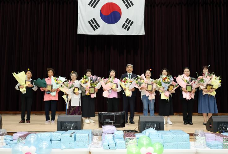 고창종합사회복지관, 돌봄어르신·생활지원사 초청 가정의달 기념행사
