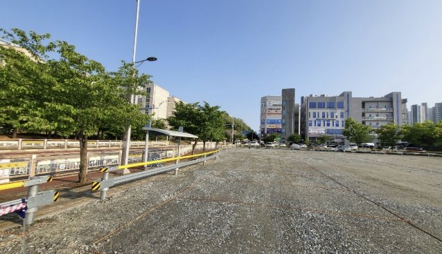 아산시 둔포 테크노밸리 임시주차장 개방 "학교 앞 숨통 트였다"