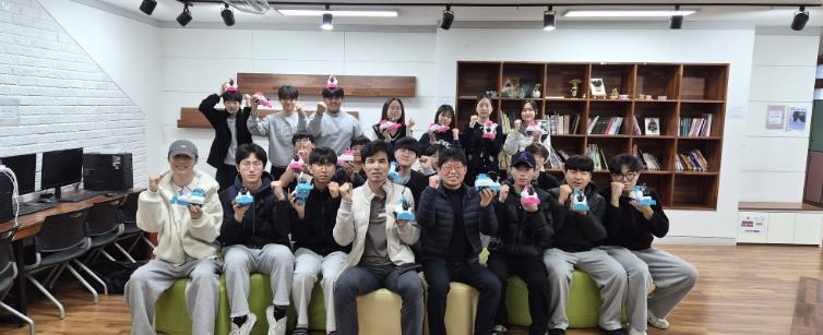 울산시교육청 [스승의 날 학교 현장 미담]“지식보다 깊은 진심”… 아이들의 ‘성장판’ 을 여는 울산 교사 이야기
