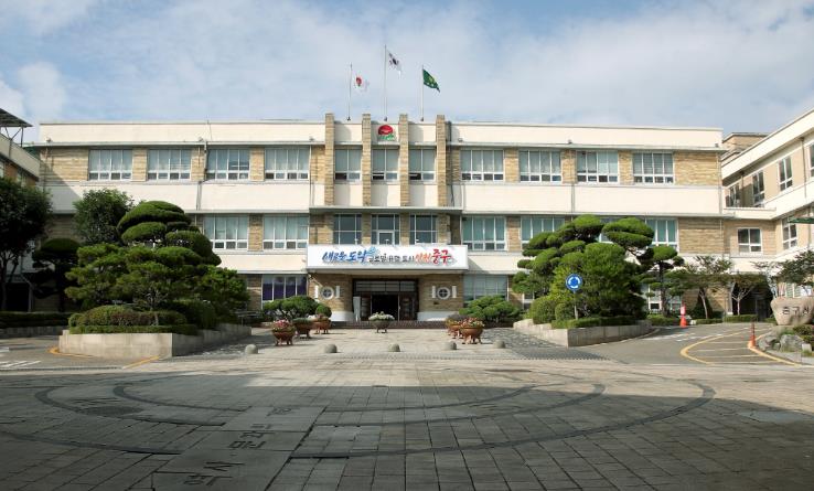 인천 중구, 2025년 일자리 창출 목표 ‘초과 달성’ 고용률 70% 시대 열어
