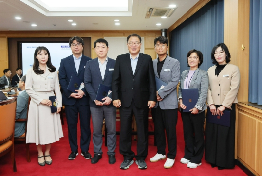 창원특례시, 4월『이달의 우수공무원』표창 수여