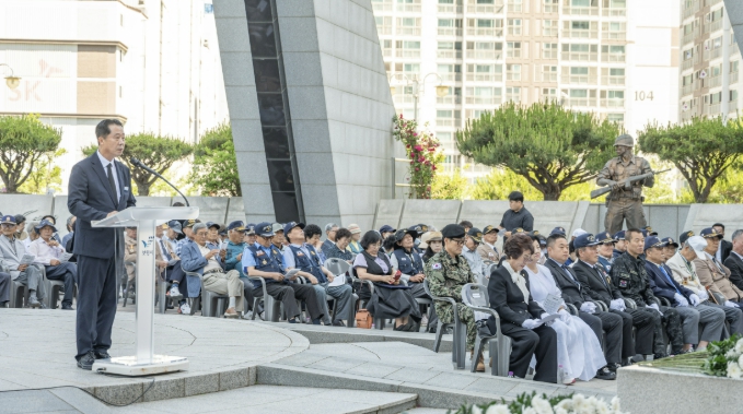 제71회 현충일 추념식 개최... 순국선열과 호국영령의 숭고한 희생정신 기려