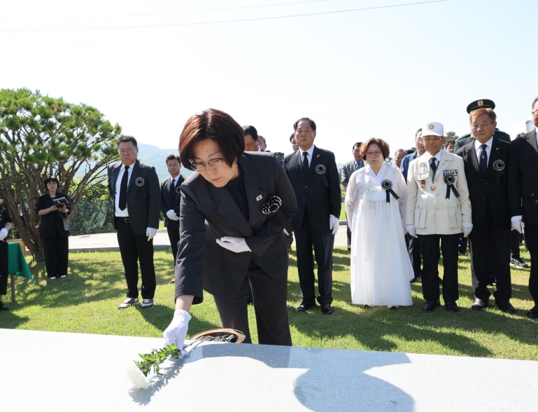 안성시, 제71회 현충일 추념식 거행..."기억을 넘어 책임으로"