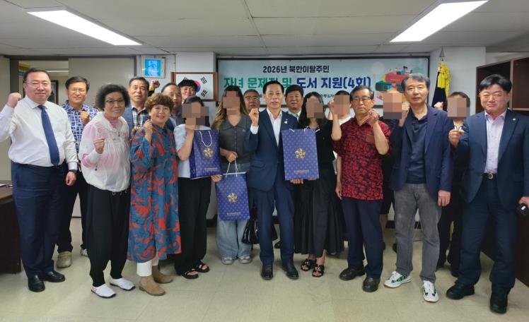 민주평통 인천서구협의회, 북한이탈주민자녀 문제집 및 도서 지원을 통한 응원과 격려
