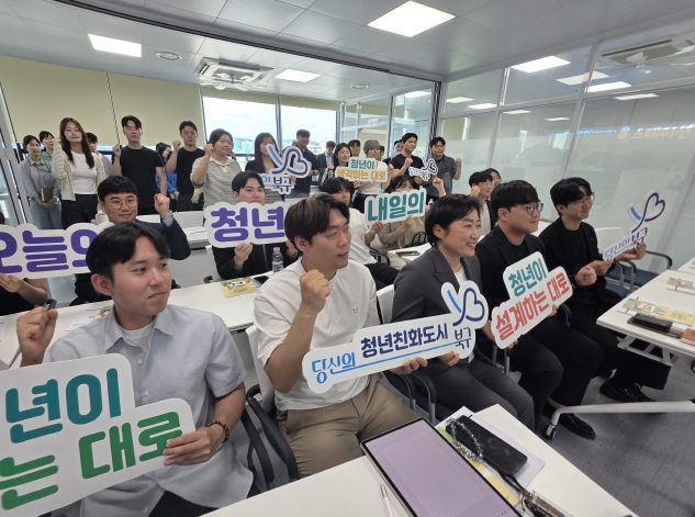 신수정 북구청장 당선인, 인수위 첫 현장 행보로 청년 의견 청취