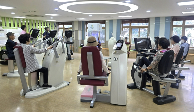 근력은 높이고 낙상위험은 낮추고…광명시 어르신 건강관리 정책 효과 '톡톡'
