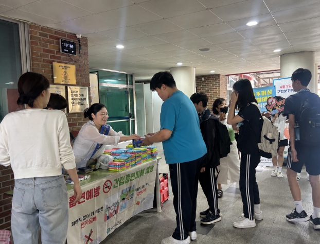 오산시보건소, 운암중서 건강생활실천·감염병 예방 캠페인 실시