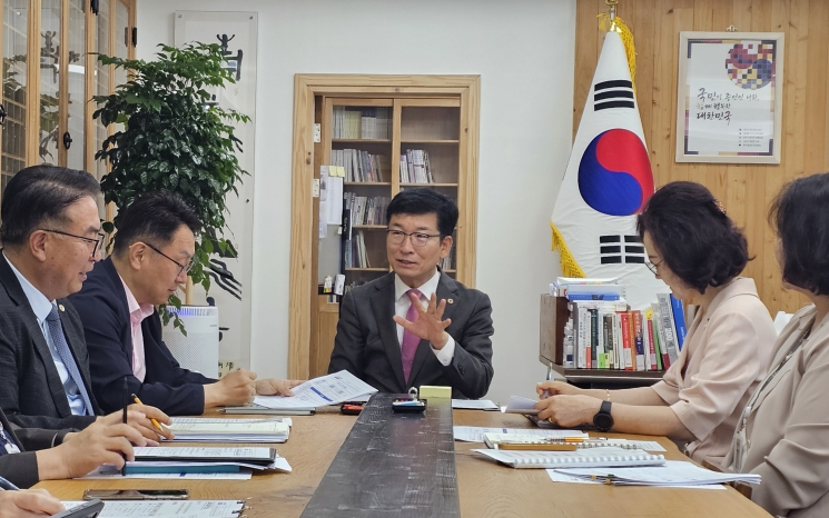 윤건영 충북교육감, “학생의 작은 신호도 놓치지 않는 생명존중 최우선”