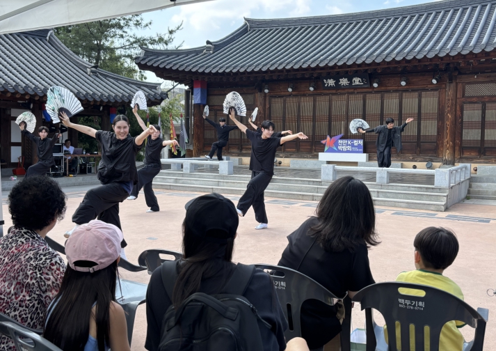 외국인 배낭족 발길 잡았다…천안시, 전주서 ‘K-컬처 박람회’ 홍보