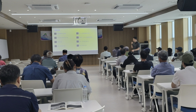청양군, 외국인 계절근로자 고용주 대상 '인권·안전·노무' 통합 교육 성료