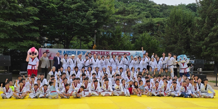 호춘·나리와 태권도 한마당…춘천 국제대회 열기 고조